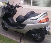 1999 Yamaha YP 250 Majesty Deluxe photo